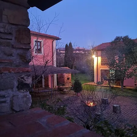 Rose Tuscany Fosdinovo